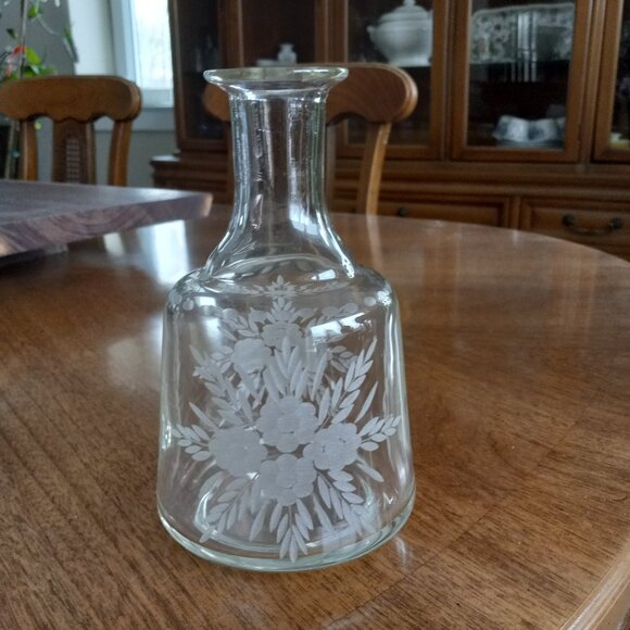 Vintage Antique Clear Etched Glass Crystal Decanter Floral - Picture 5 of 12